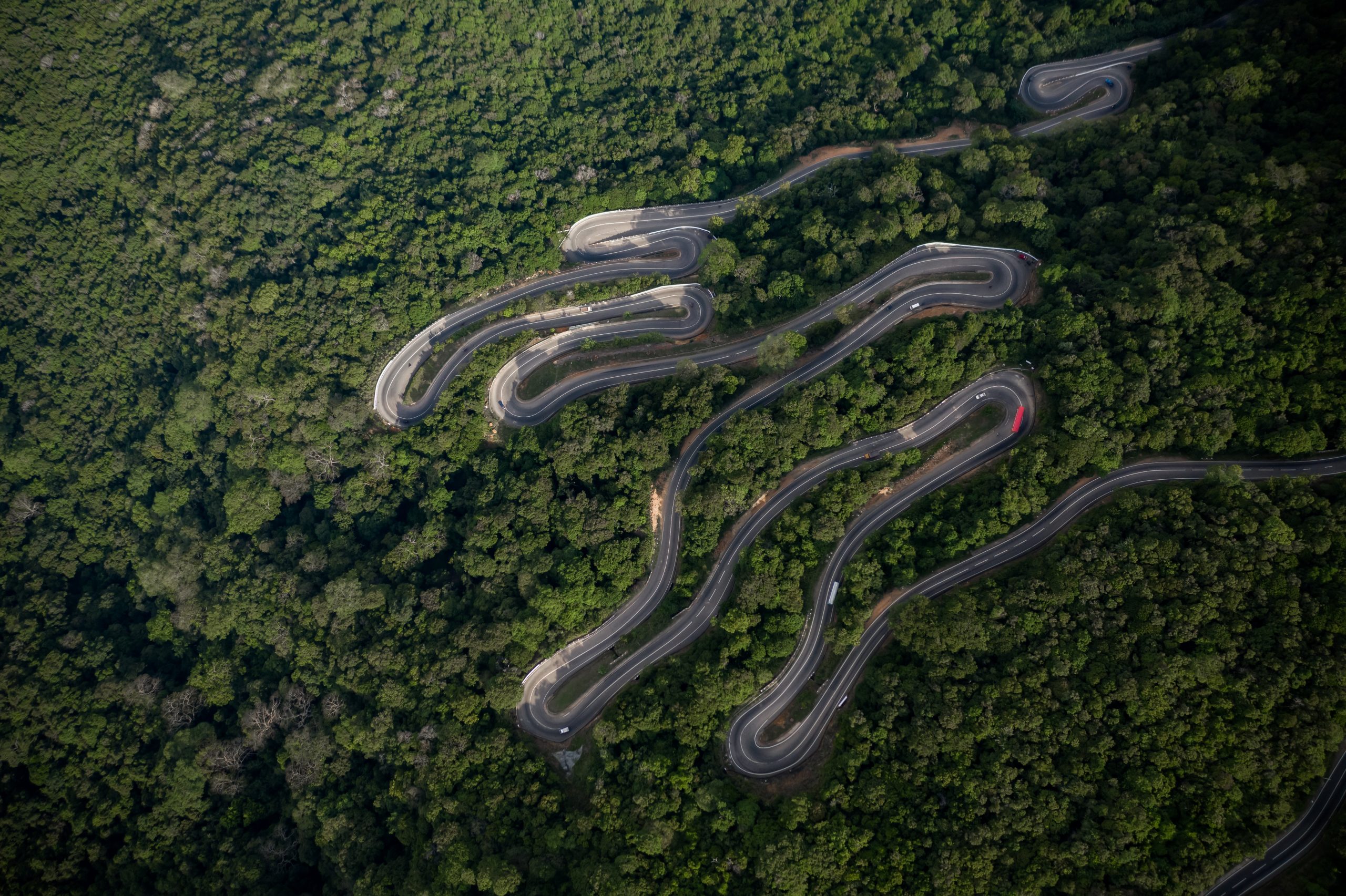 18 bends scenic road in Sri Lanka